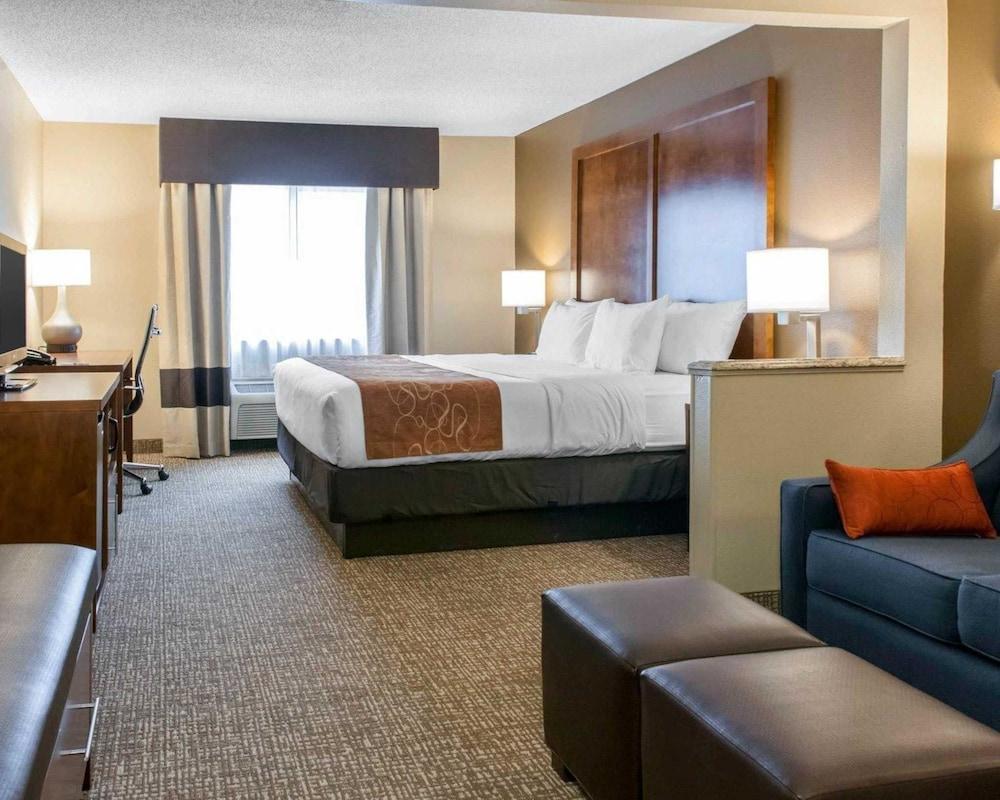 Comfort Suites Terre Haute University Area Exterior photo